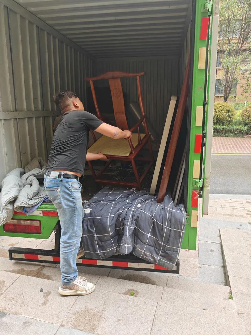 侯師傅裝卸搬運 真誠服務，專業保障